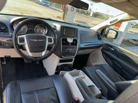 2014 Chrysler Town&Country, AR121072