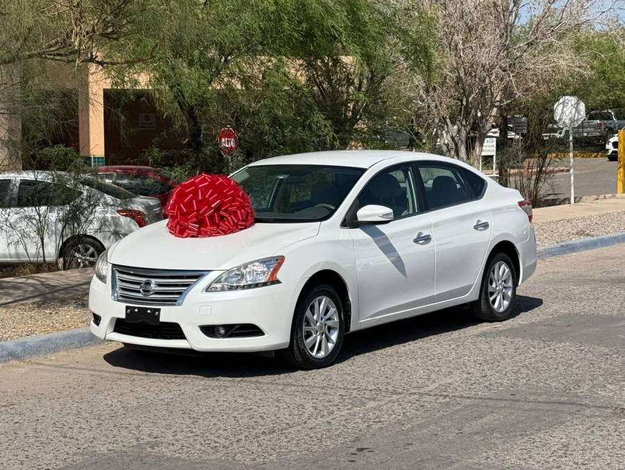 2015 Nissan Sentra Advance, AR895016, $ 158,000