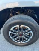 2025 Toyota Tacoma, AR395818, $ 950,000