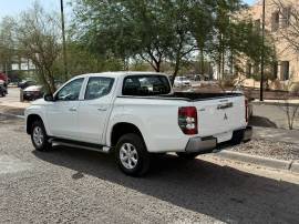 2022 Mitsubishi L200 Diesel 4x4 SIN ENGANCHE, AR106932, $ 398,000