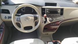 2011 Toyota Sienna XLE, AR101179, $ 189,000